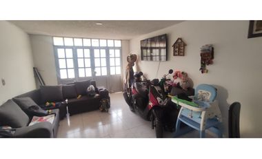 Casa rentable de 441 M2 construidos en 1100 millones en La Mesa Cund