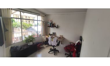 Casa rentable de 441 M2 construidos en 1100 millones en La Mesa Cund