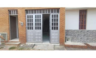 Casa rentable de 441 M2 construidos en 1100 millones en La Mesa Cund