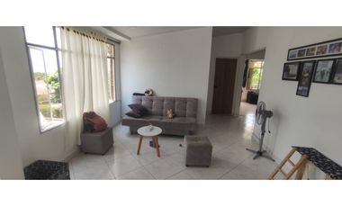 Casa rentable de 441 M2 construidos en 1100 millones en La Mesa Cund