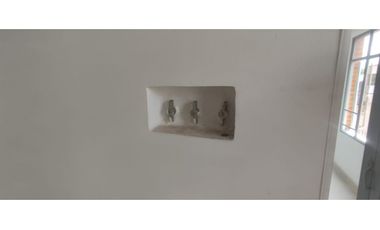 Casa rentable de 441 M2 construidos en 1100 millones en La Mesa Cund