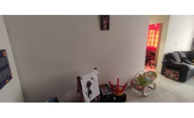 Casa rentable de 441 M2 construidos en 1100 millones en La Mesa Cund