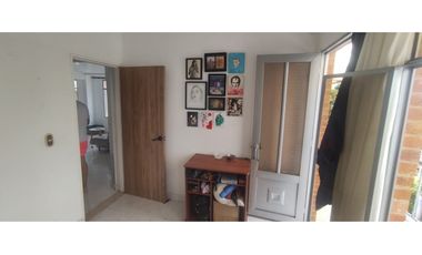 Casa rentable de 441 M2 construidos en 1100 millones en La Mesa Cund