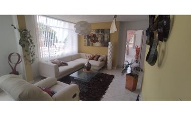 Casa rentable de 441 M2 construidos en 1100 millones en La Mesa Cund