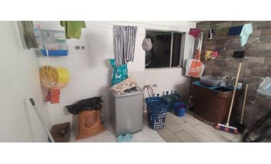 Casa rentable de 441 M2 construidos en 1100 millones en La Mesa Cund