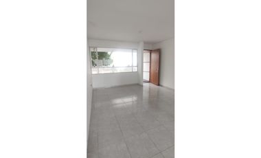 Casalote en conjunto de 450 M2 en 595 mill en La Mesa Cund, COL