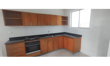 Casalote en conjunto de 450 M2 en 595 mill en La Mesa Cund, COL