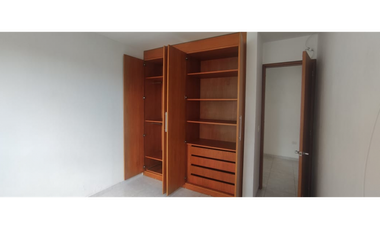 Casalote en conjunto de 450 M2 en 595 mill en La Mesa Cund, COL