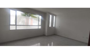 Casalote en conjunto de 450 M2 en 595 mill en La Mesa Cund, COL