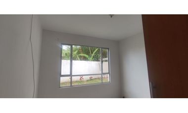 Casalote en conjunto de 450 M2 en 595 mill en La Mesa Cund, COL