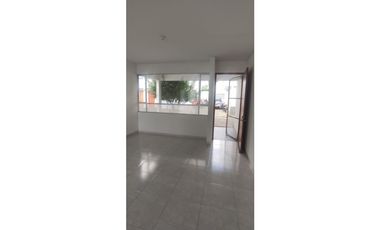 Casalote en conjunto de 450 M2 en 595 mill en La Mesa Cund, COL