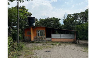 Venta de casalote de 3200 M2 en 330 millones en La Mesa Cund, COL