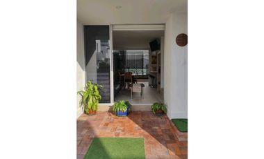 Venta de casa en conjunto de 76.6 M2 aprox en 370 mill en La Mesa C