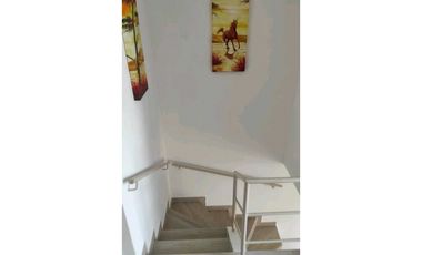 Venta de casa en conjunto de 76.6 M2 aprox en 370 mill en La Mesa C