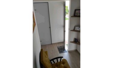 Venta de casa en conjunto de 76.6 M2 aprox en 370 mill en La Mesa C