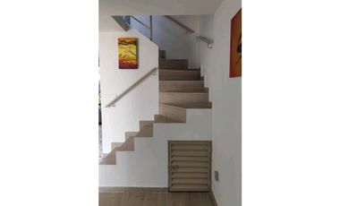 Venta de casa en conjunto de 76.6 M2 aprox en 370 mill en La Mesa C