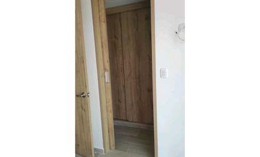 Venta de casa en conjunto de 76.6 M2 aprox en 370 mill en La Mesa C