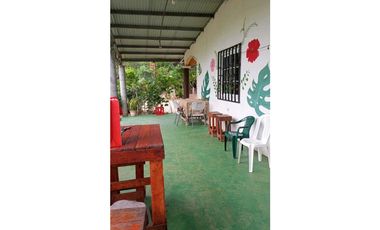 VENDO/ALQUILO CASA COMERCIAL.