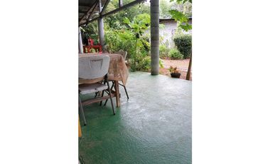 VENDO/ALQUILO CASA COMERCIAL.