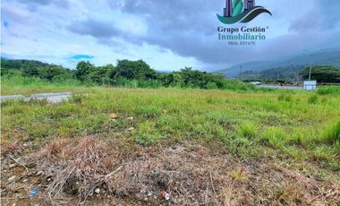 EN.VENTA LOTE COMERCIAL.DE 3300mts con.37 de frente via principal AB.