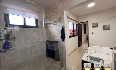 Venta Casa con piscina Versalles 1 Modelo Lyon y Jacuzzi.