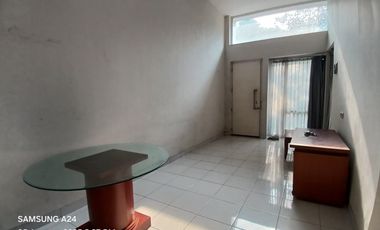 DISEWA RUMAH SEMIFURNISH BAGUS TAHUNAN BISA VISIT GREEN VALLEY SENTUL