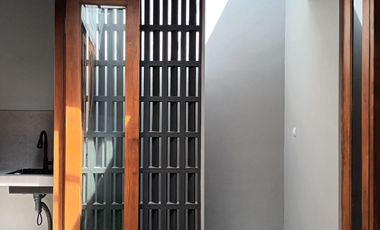 Rumah Salatiga : Konsep Modern Tropis Lokasi di Tengah Kota Salatiga