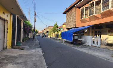 RUMAH DAN KOS STRATEGIS DAWUNG SRENGAN