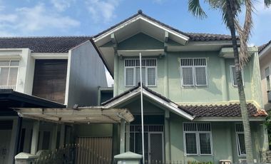 Rumah Mewah Murah Dekat UPH Karawaci di Taman Himalaya