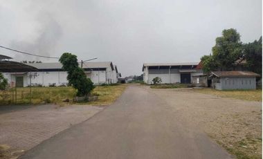 Jual murah  pabrik  + gudang di Peterongan  Jombang 300 ke jalan raya propinsi
