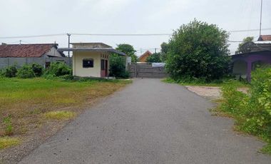 Jual murah  pabrik  + gudang di Peterongan  Jombang 300 ke jalan raya propinsi