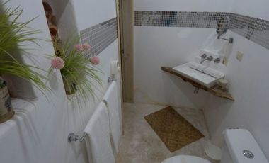 Local comercial con dos departamentos en una ubicación privilegiada en el centro