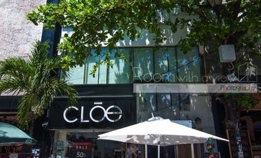 Local comercial con dos departamentos en una ubicación privilegiada en el centro