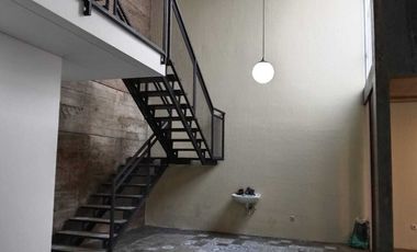 Disewakan Rumah pusat kota cocok untuk kantor maupun tempat tinggal