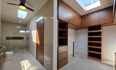 Casa en Venta en Punta Tiburon / Con gran Jardín