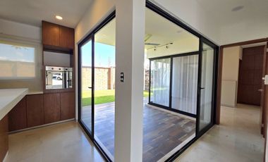 Casa en Venta en Punta Tiburon / Con gran Jardín