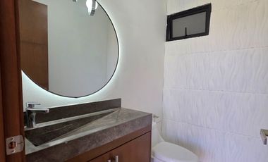 Casa en Venta en Punta Tiburon / Con gran Jardín