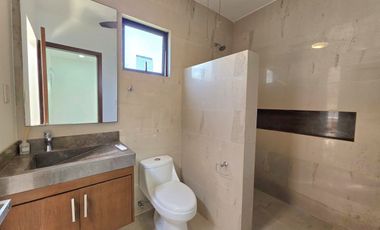 Casa en Venta en Punta Tiburon / Con gran Jardín