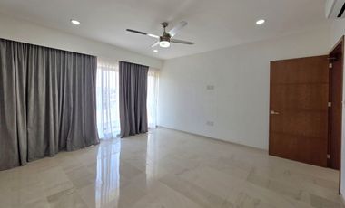 Casa en Venta en Punta Tiburon / Con gran Jardín