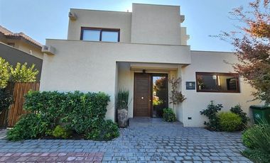 Casa en Venta en Condominio Valle Nogales Santa Elena Eco Urbe Chicureo