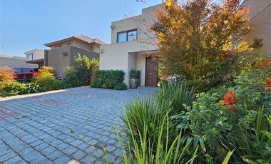 Casa en Venta en Condominio Valle Nogales Santa Elena Eco Urbe Chicureo