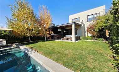 Casa en Venta en Condominio Valle Nogales Santa Elena Eco Urbe Chicureo