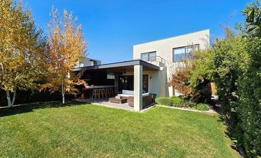 Casa en Venta en Condominio Valle Nogales Santa Elena Eco Urbe Chicureo