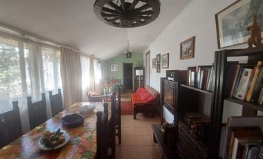 Casa en Venta en ¡Oportunidad Única en Limache! Se Vende Gran Casa con 2402 m2 de Terreno y Piscina