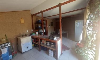 Casa en Venta en ¡Oportunidad Única en Limache! Se Vende Gran Casa con 2402 m2 de Terreno y Piscina