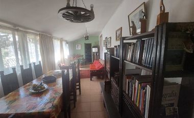 Casa en Venta en ¡Oportunidad Única en Limache! Se Vende Gran Casa con 2402 m2 de Terreno y Piscina