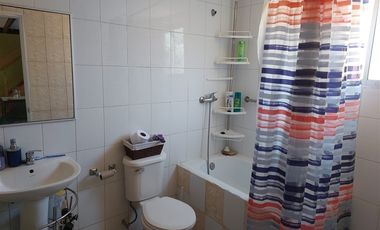 Casa en Venta en ¡Oportunidad Única en Limache! Se Vende Gran Casa con 2402 m2 de Terreno y Piscina