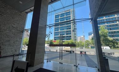 Oficina en Arriendo en Edificio Quantum en mejor sector de negocios de Las Condes