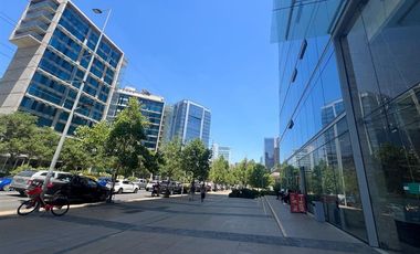 Oficina en Arriendo en Edificio Quantum en mejor sector de negocios de Las Condes