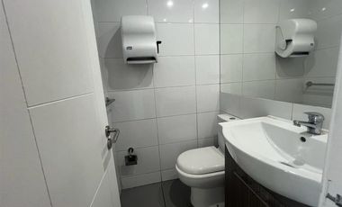 Oficina en Arriendo en Edificio Quantum en mejor sector de negocios de Las Condes